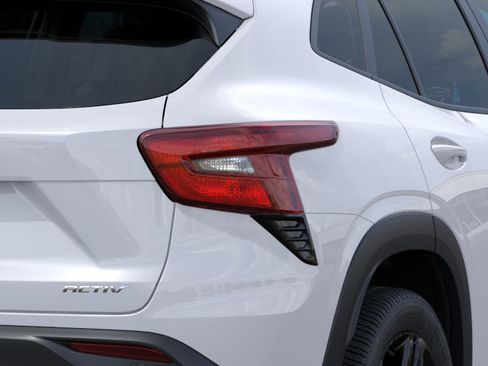 New 2026 Chevrolet Trax ACTIV w/ Sunroof Package FWD image 17