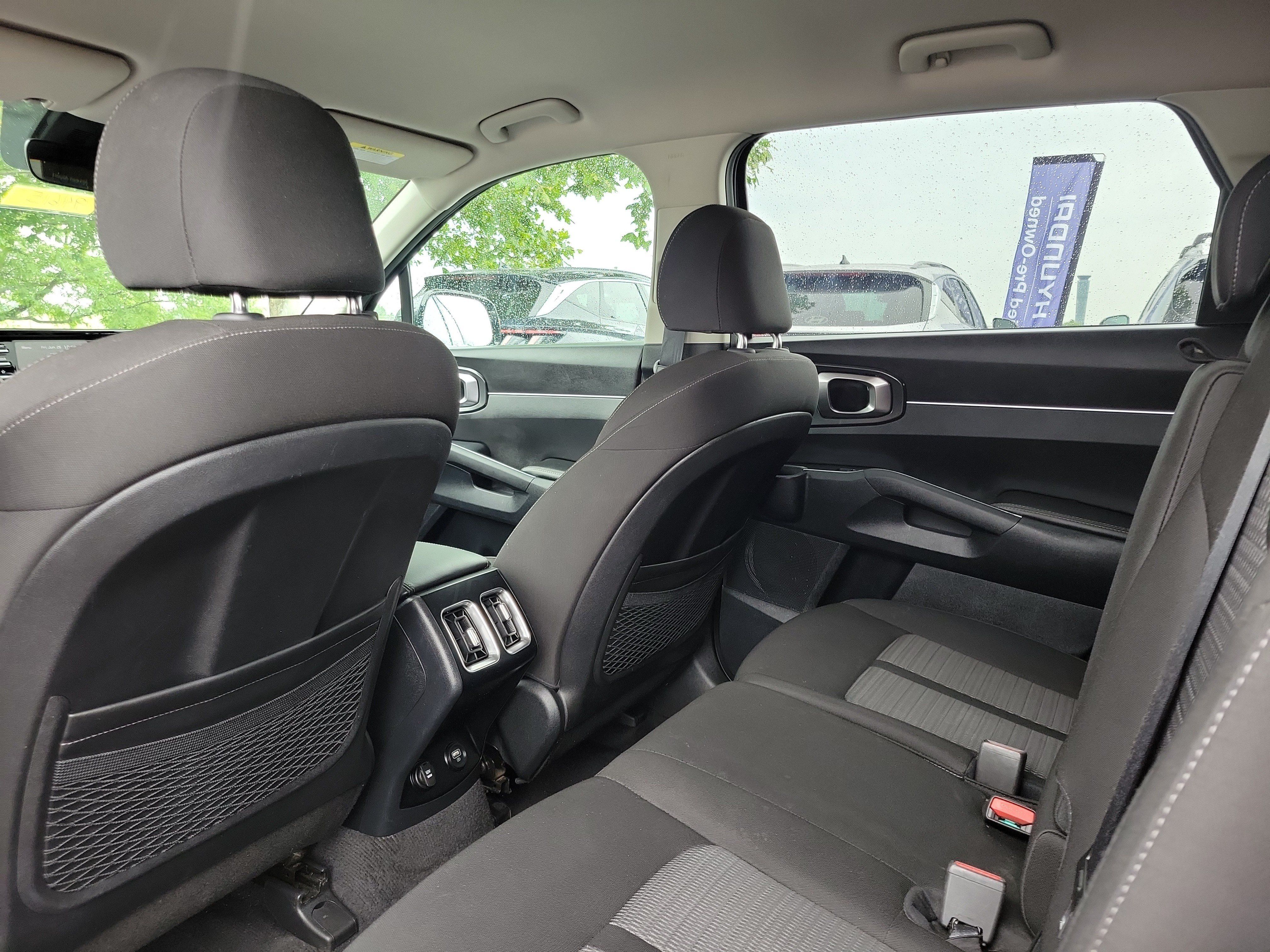 Used 2023 Kia Sorento LX AWD/4WD image 14