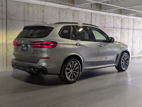 Used 2024 BMW X5 M60i w/ Climate Comfort Package image 9