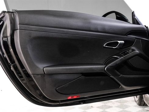 Used 2015 Porsche Cayman image 35