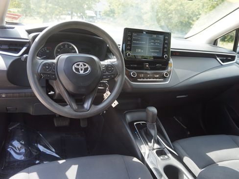 Used 2020 Toyota Corolla LE FWD image 15