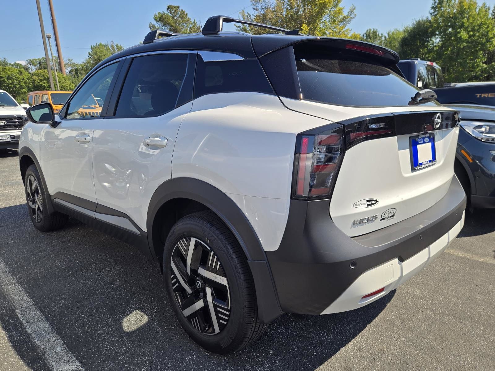 Used 2026 Nissan Kicks SV w/ Cold Weather Package FWD image 6