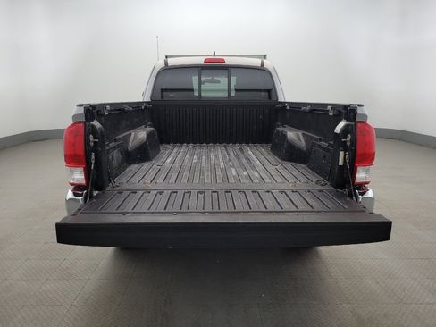 Used 2016 Toyota Tacoma SR5 AWD/4WD image 29