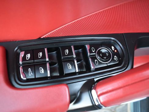 Used 2014 Porsche Cayenne GTS image 44