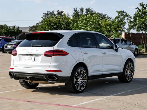 Used 2017 Porsche Cayenne Platinum Edition AWD/4WD image 9