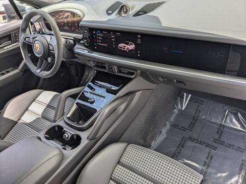 New 2025 Porsche Cayenne S AWD/4WD image 26