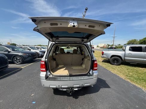 Used 2010 Ford Escape Limited FWD image 5