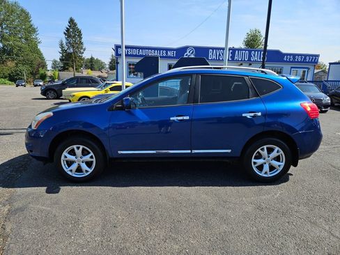 Used 2011 Nissan Rogue SV AWD/4WD image 2