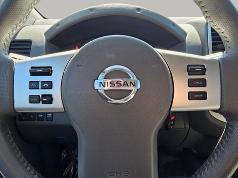 Used 2017 Nissan Frontier SV w/ SV Value Truck Package AWD/4WD image 3