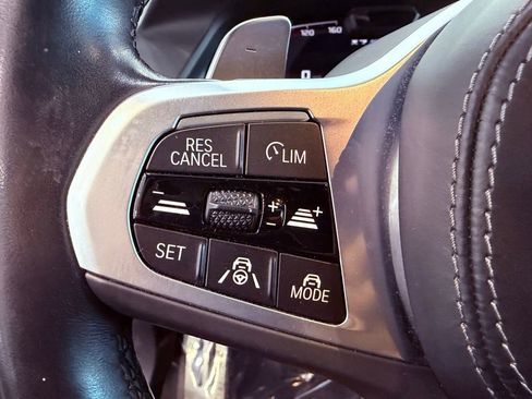 Used 2022 BMW X7 M50i image 25