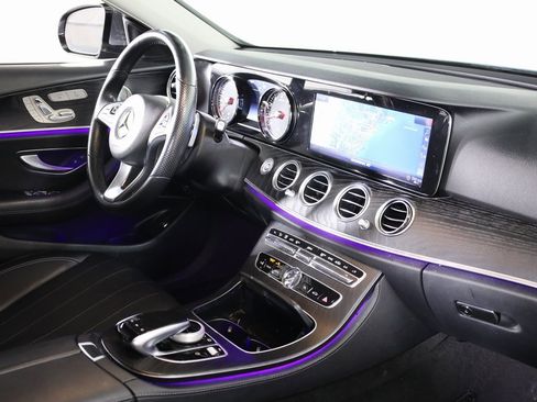 Used 2018 Mercedes-Benz E 300 4MATIC image 48
