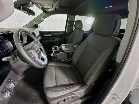 Used 2024 GMC Sierra 1500 Elevation image 13