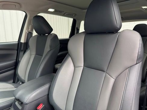Used 2022 Subaru Ascent Onyx Edition image 2