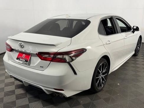Used 2023 Toyota Camry SE FWD image 8