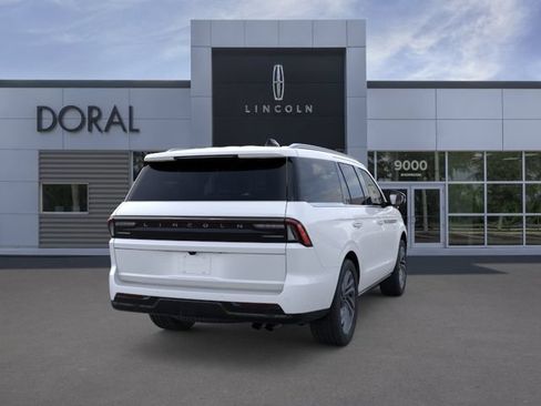 New 2026 Lincoln Navigator Reserve AWD/4WD image 8