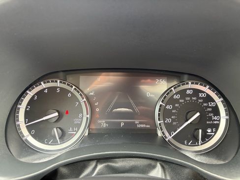 Used 2021 Toyota Highlander XLE image 21