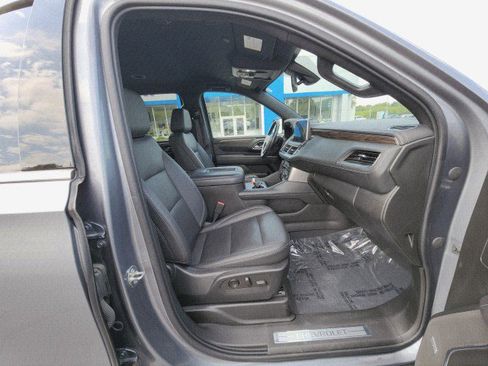 Used 2022 Chevrolet Tahoe LT w/ Luxury Package image 13