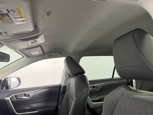 Used 2025 Toyota RAV4 XLE FWD image 22