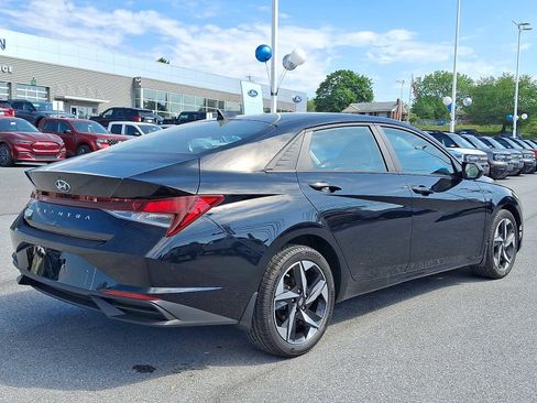Used 2023 Hyundai Elantra SEL w/ Convenience Package FWD image 6