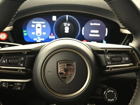 Certified 2025 Porsche Macan Turbo Electric AWD/4WD image 20