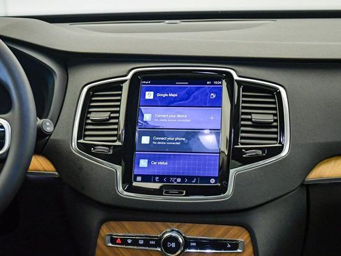 Used 2025 Volvo XC90 B6 Ultra AWD/4WD image 13