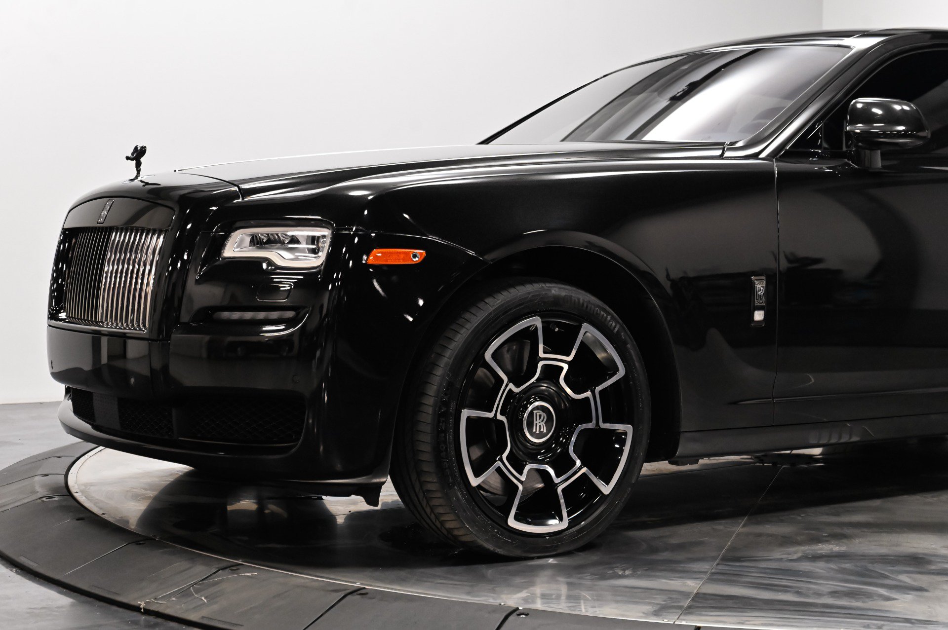 Used 2017 Rolls-Royce Ghost RWD image 6