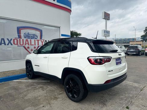 Used 2018 Jeep Compass Latitude w/ Popular Equipment Group AWD/4WD image 38