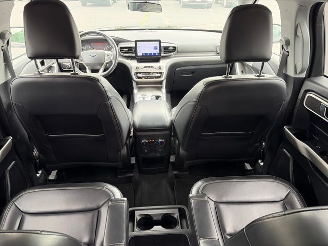 Used 2021 Ford Explorer XLT w/ Equipment Group 202A AWD/4WD image 22