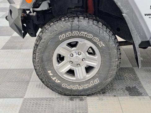 Used 2017 Jeep Wrangler Unlimited Sport w/ Connectivity Group image 8