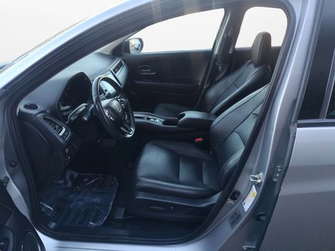 Used 2019 Honda HR-V Touring image 17