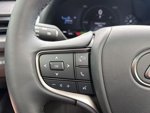 Used 2026 Lexus UX 300h AWD w/ Accessory Package (2T) image 18