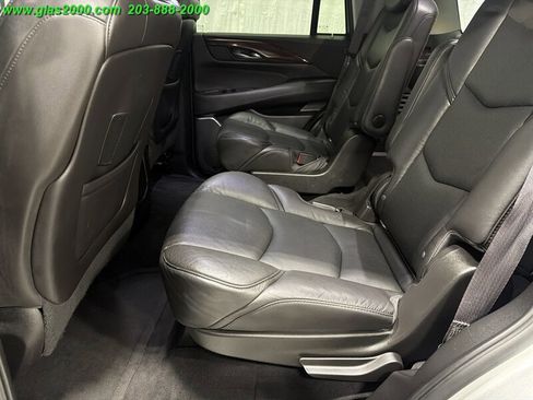 Used 2016 Cadillac Escalade Luxury AWD/4WD image 9