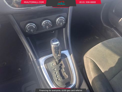 Used 2012 Chrysler 200 Touring image 28