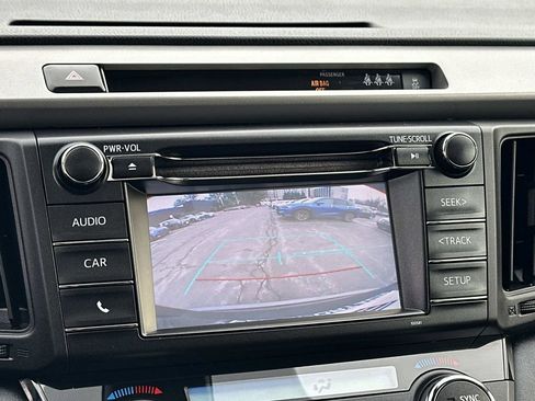 Used 2018 Toyota RAV4 XLE image 12