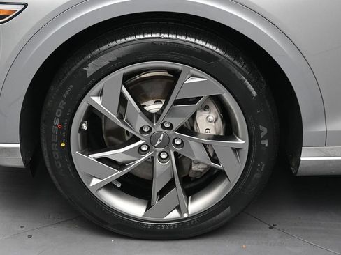 Used 2025 Genesis Electrified GV70 AWD/4WD image 38