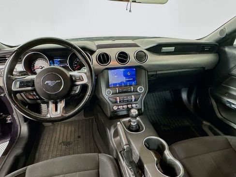 Used 2022 Ford Mustang GT RWD image 3