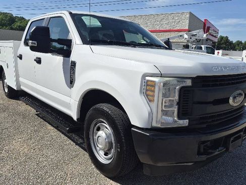 Used 2019 Ford F250 XL w/ Power Equipment Group RWD image 5