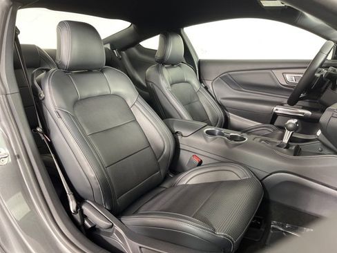 Used 2025 Ford Mustang GT Premium image 33