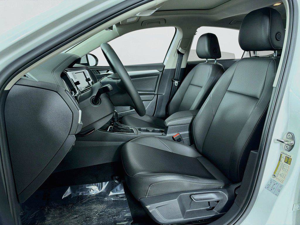 Used 2020 Volkswagen Jetta SE w/ SE Cold Weather Package FWD image 18