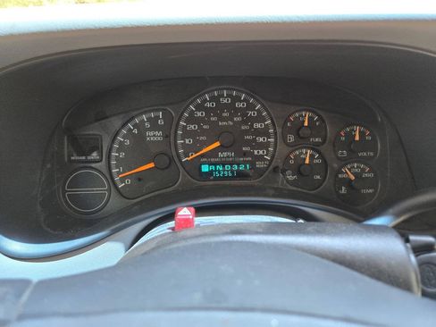 Used 2000 Chevrolet Tahoe LS w/ LS Preferred Equipment Group AWD/4WD image 12