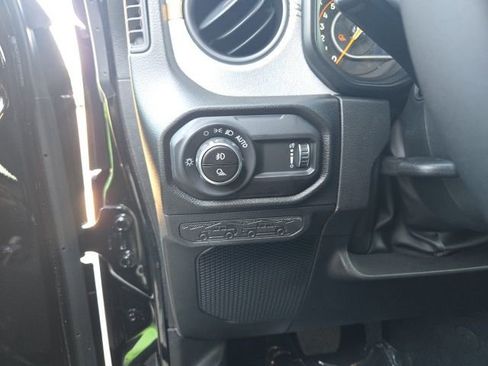 New 2025 Jeep Gladiator Sport image 7