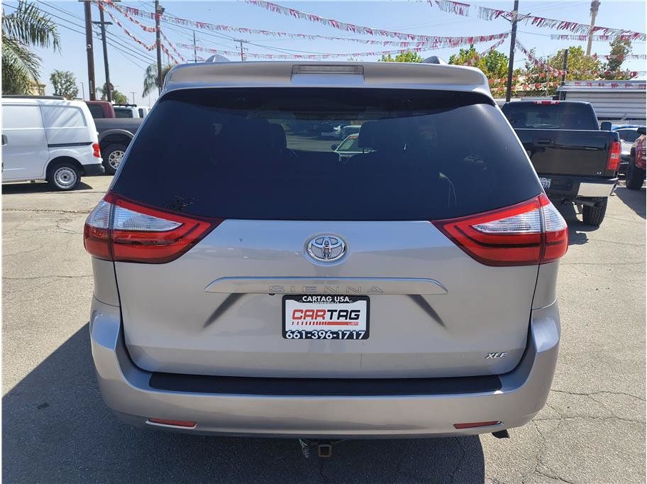 Used 2015 Toyota Sienna XLE FWD image 12