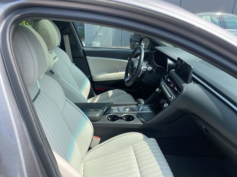 Used 2025 Genesis G70 3.3T Advanced image 13