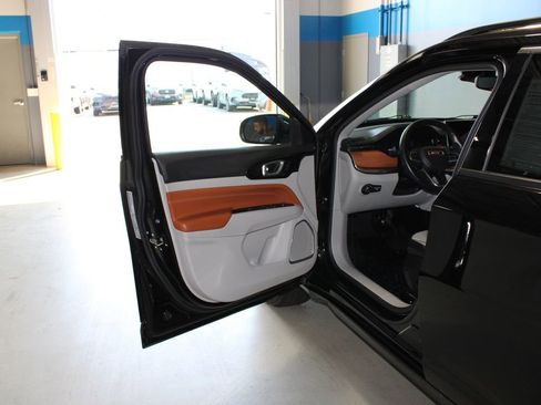 Used 2022 Jeep Compass Limited w/ Elite Group AWD/4WD image 7