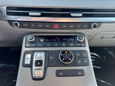 Used 2025 Hyundai Palisade SEL AWD/4WD image 16