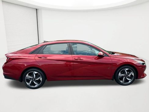 Certified 2023 Hyundai Elantra SEL w/ Convenience Package FWD image 4