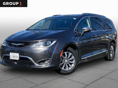 Used 2019 Chrysler Pacifica Limited w/ Advanced Safetytec Group