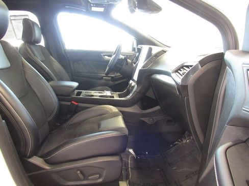 Used 2022 Ford Edge ST w/ Equipment Group 401A image 18