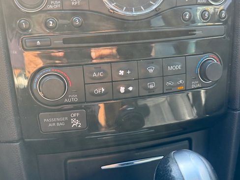 Used 2017 INFINITI QX70 2WD w/ Premium Package image 32