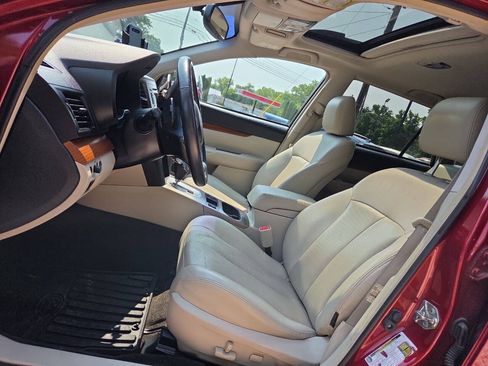 Used 2014 Subaru Outback 2.5i Limited w/ Moonroof Package AWD/4WD image 15